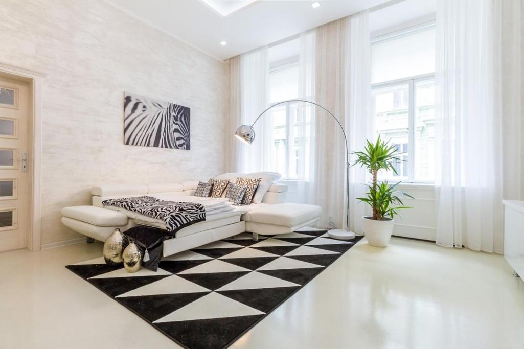 Stylish Apartment 5 Minutes Walk From City Center Praha Exteriér fotografie