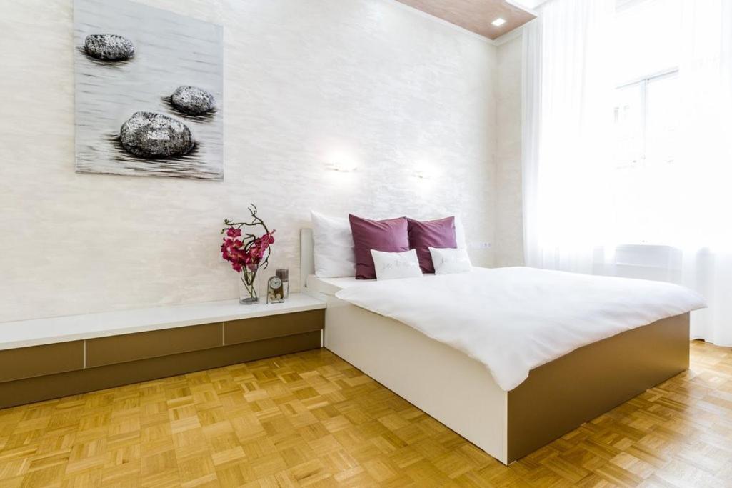 Stylish Apartment 5 Minutes Walk From City Center Praha Exteriér fotografie