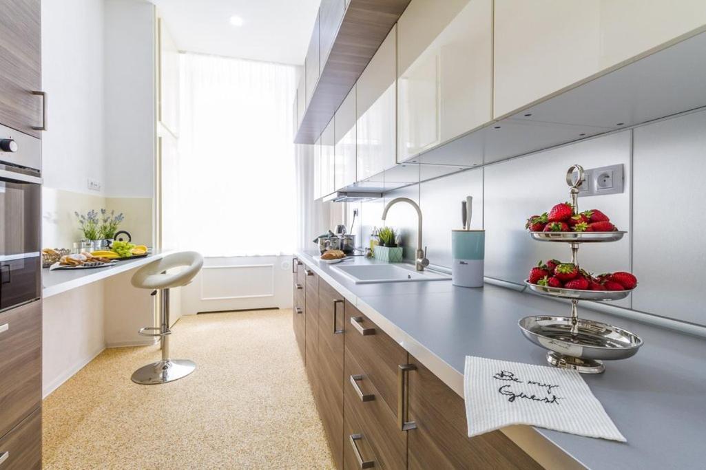 Stylish Apartment 5 Minutes Walk From City Center Praha Exteriér fotografie