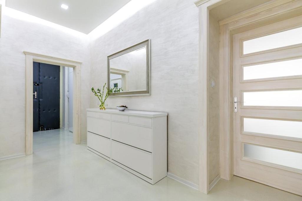 Stylish Apartment 5 Minutes Walk From City Center Praha Exteriér fotografie