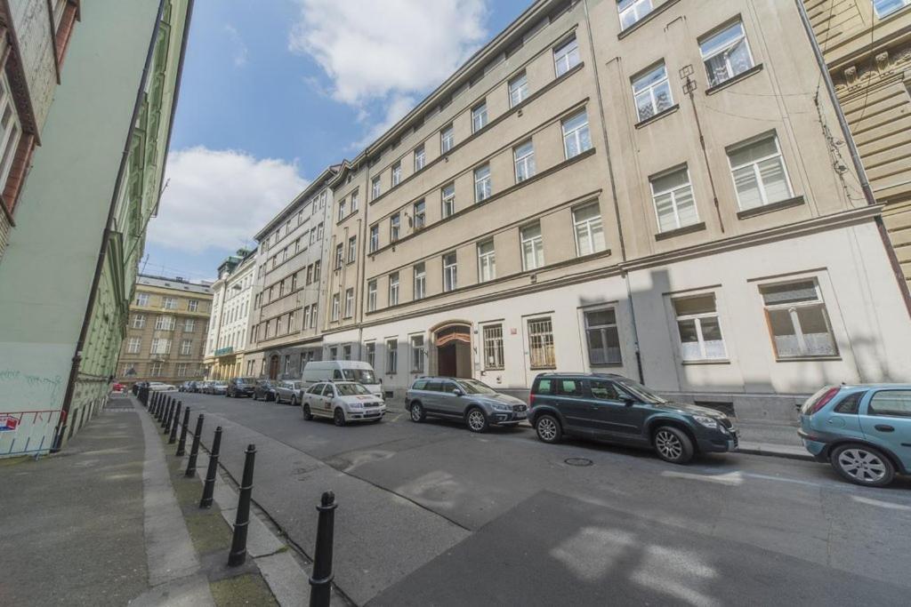Stylish Apartment 5 Minutes Walk From City Center Praha Exteriér fotografie