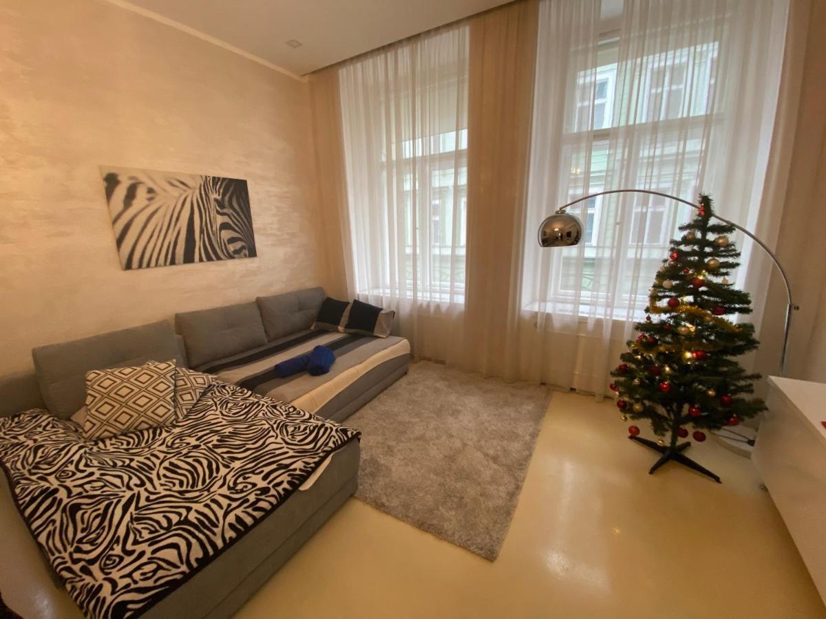 Stylish Apartment 5 Minutes Walk From City Center Praha Exteriér fotografie
